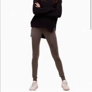 Aritzia Wilfred Free Daria Vegan Suede Women’s Pant Size Medium